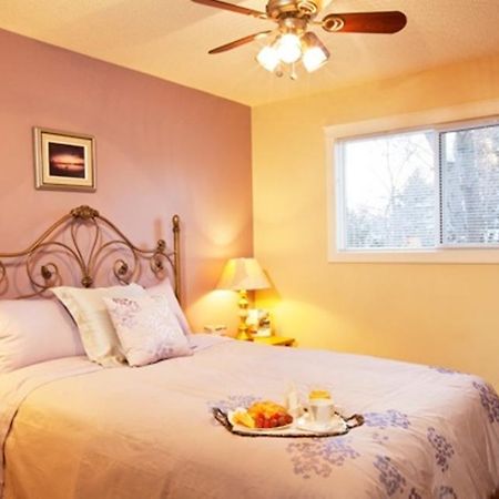 Wild Rose Bed & Breakfast Saskatoon Habitación foto
